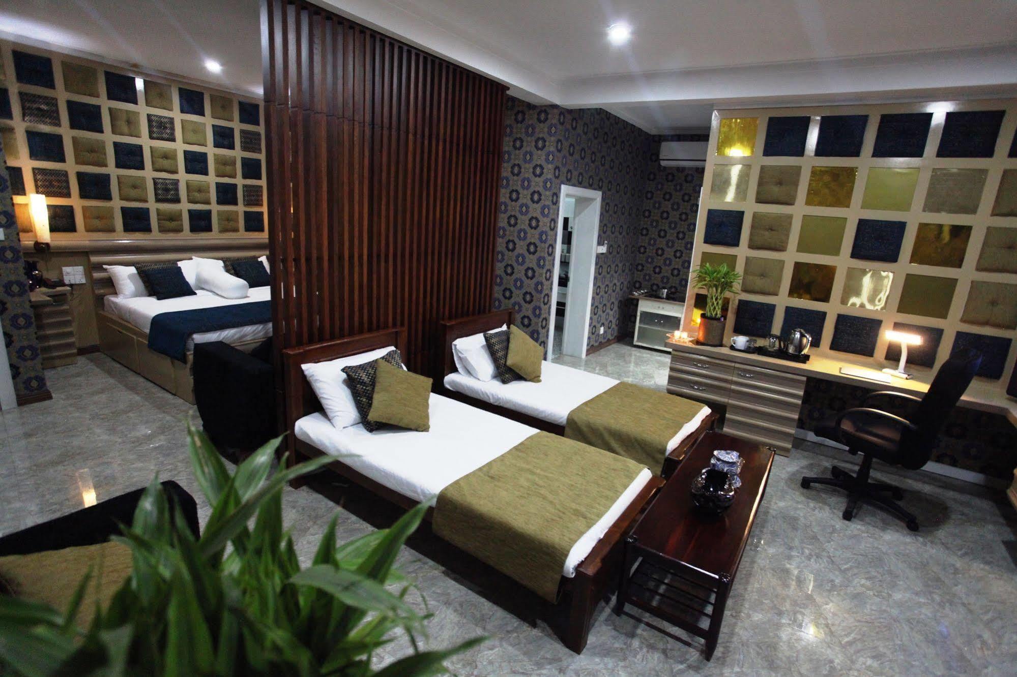 Ayaana Boutique Hotel Канди Экстерьер фото