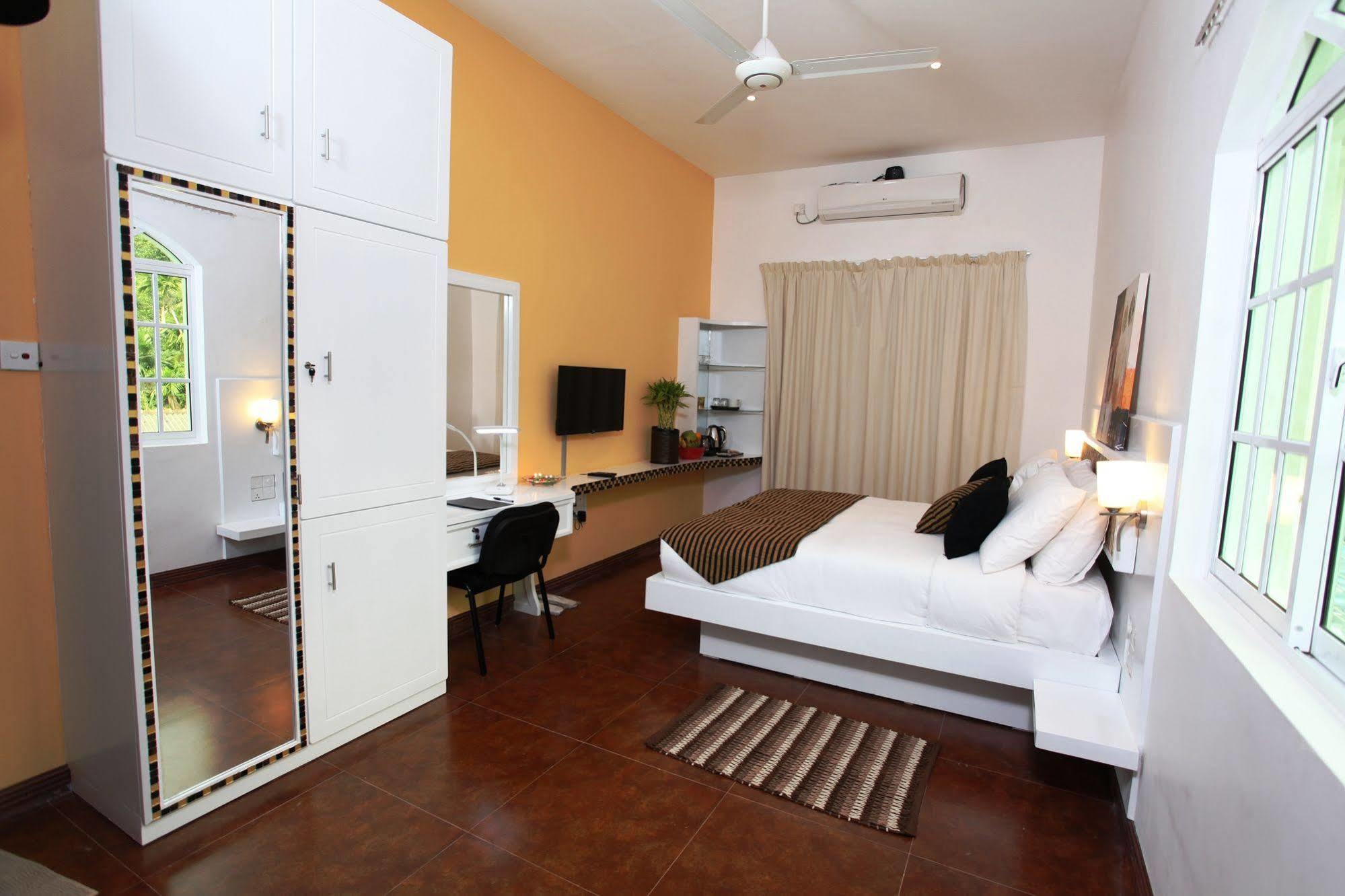 Ayaana Boutique Hotel Канди Экстерьер фото